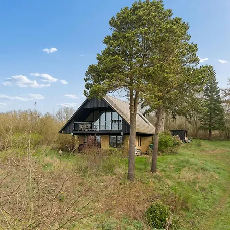 度假居 In The Forest With Sea View 福堡